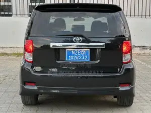 Toyota Corolla Rumion 2009 Black