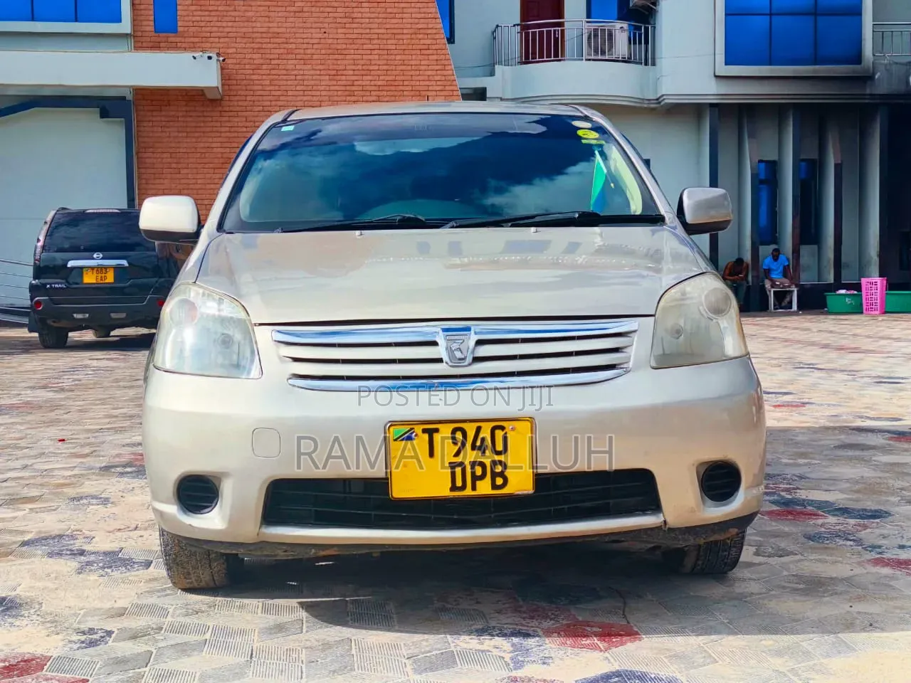 Toyota Raum 2004 Gold