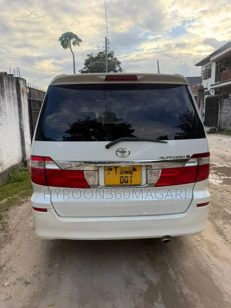 Toyota Alphard 2.4 Petrol AWD 2008 White