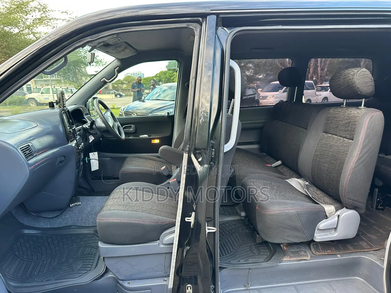 Toyota Noah 2001 Black