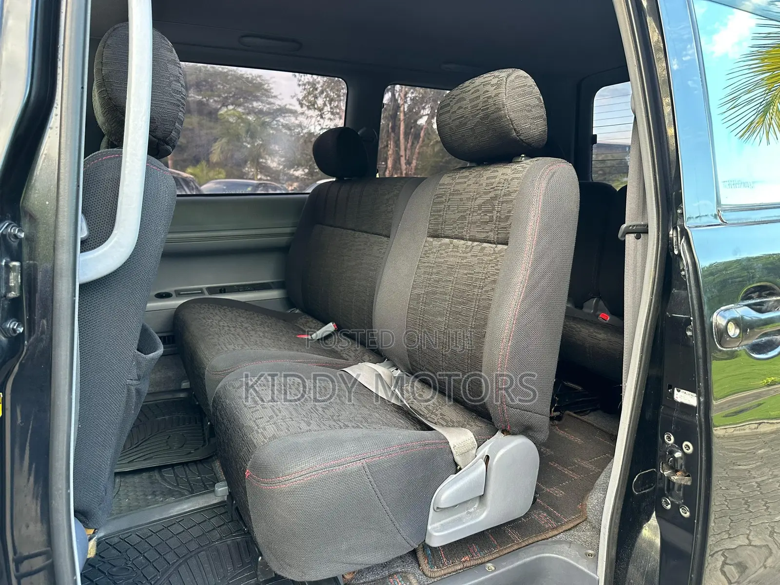 Toyota Noah 2001 Black