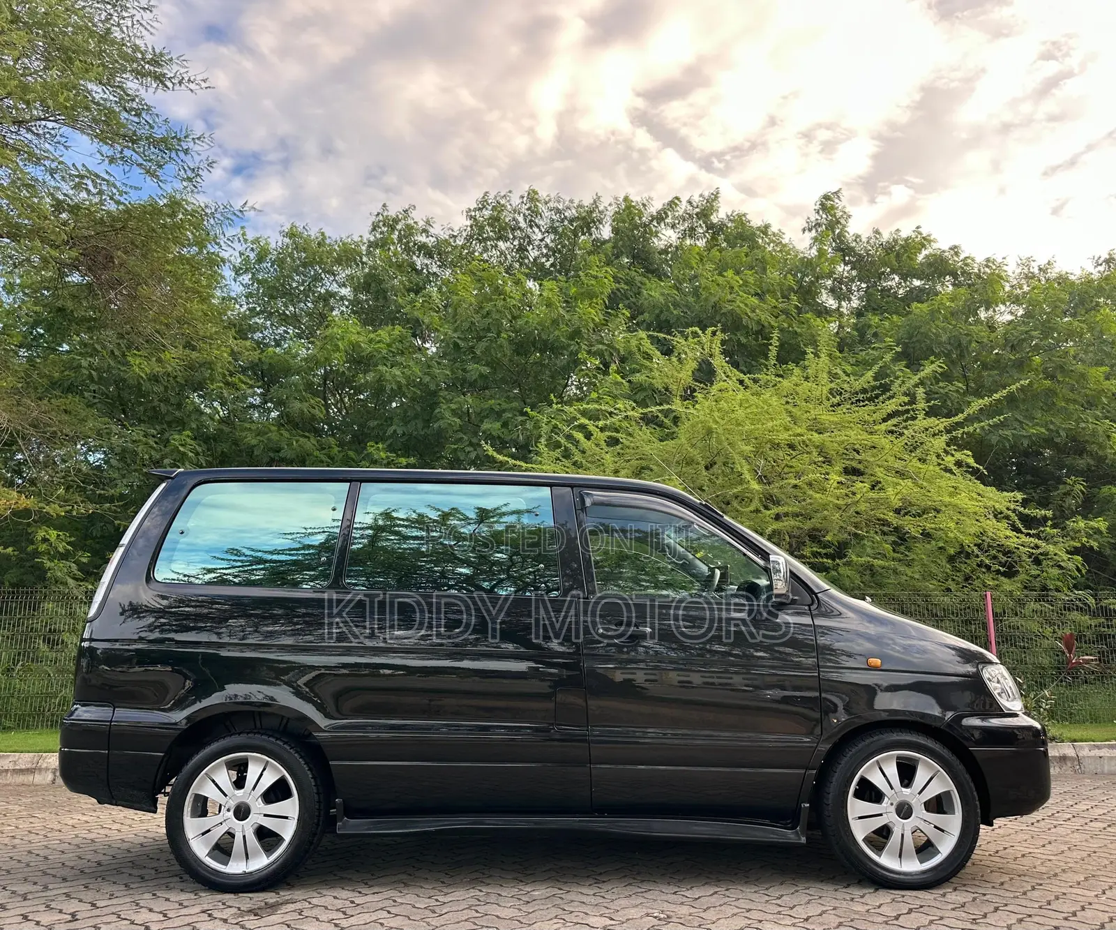 Toyota Noah 2001 Black