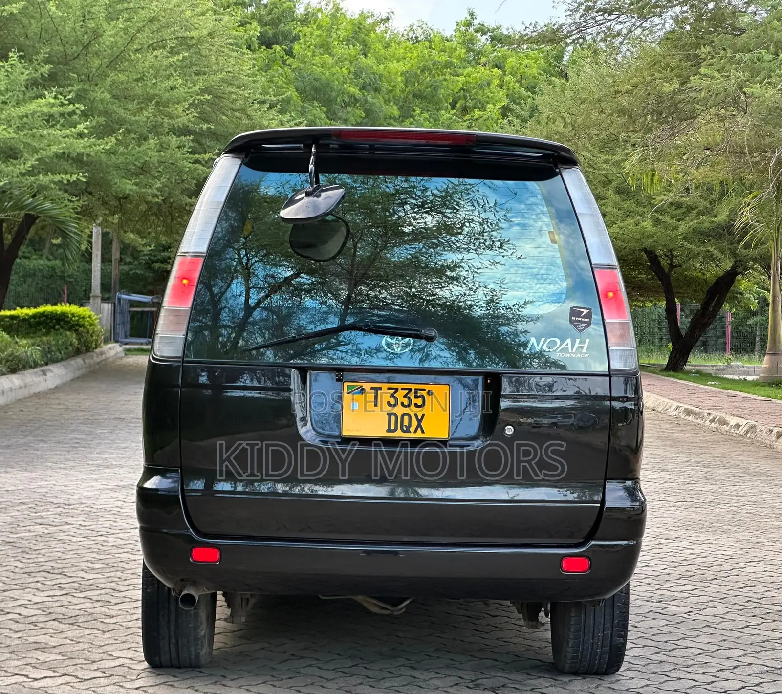 Toyota Noah 2001 Black