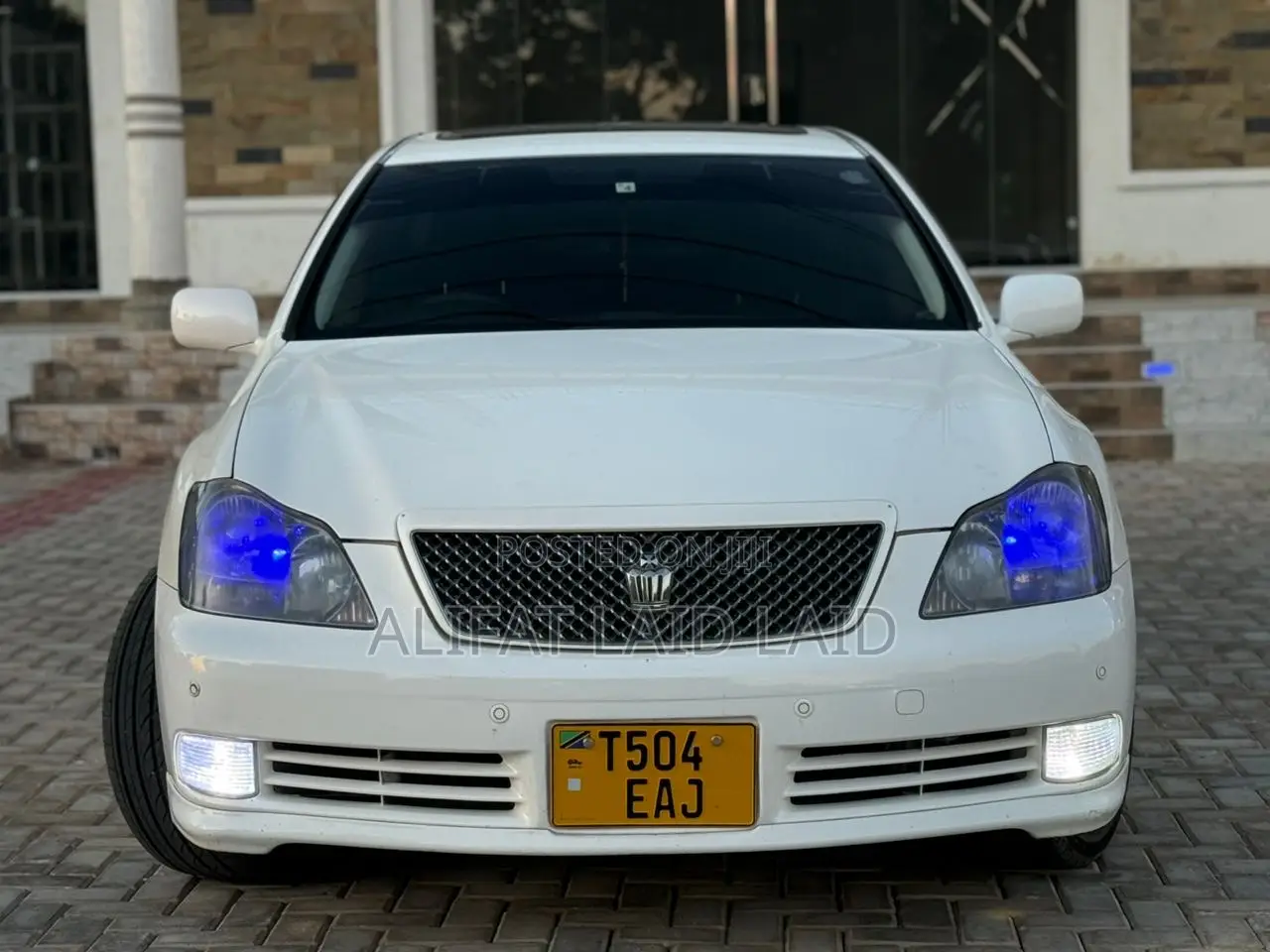 Toyota Crown 2006 White