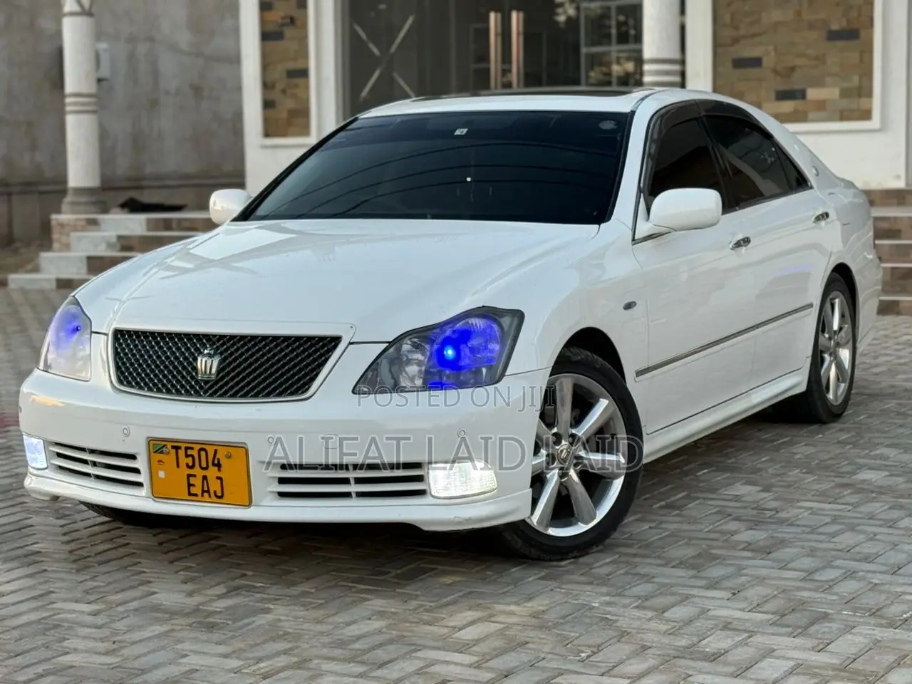 Toyota Crown 2006 White