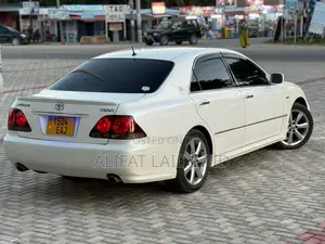 Toyota Crown 2006 White