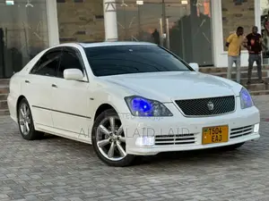 Toyota Crown 2006 White