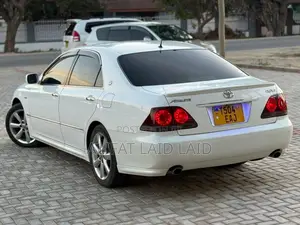 Toyota Crown 2006 White