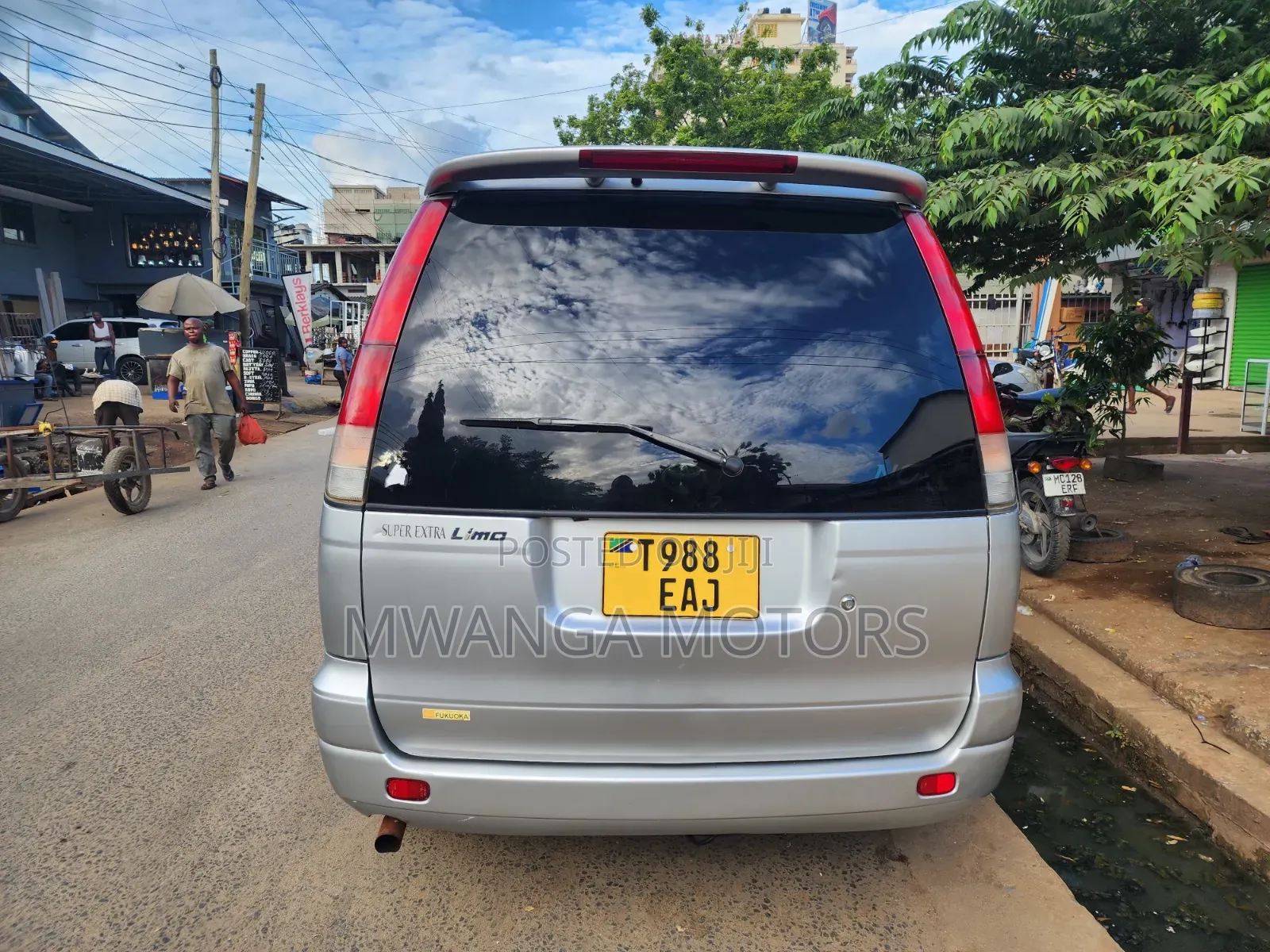 Toyota Noah 2.0 FWD (8 Seater) 2001 Silver