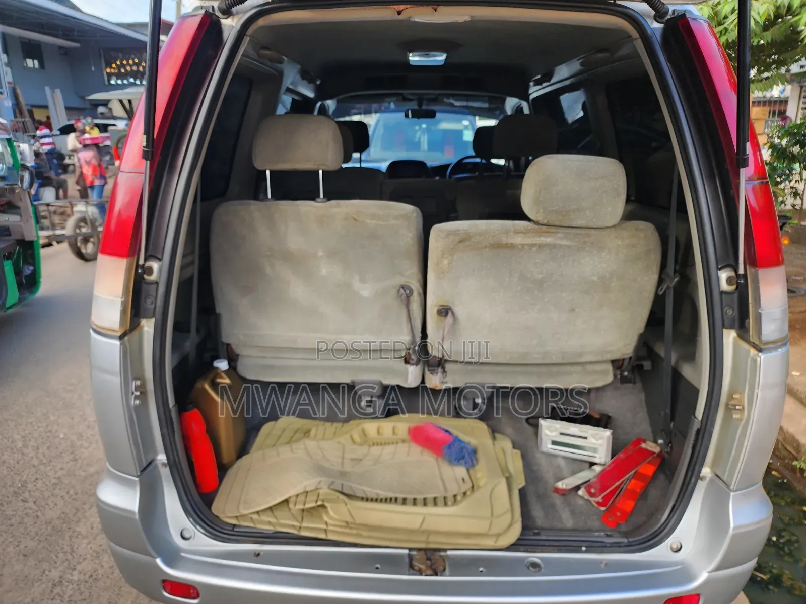 Toyota Noah 2.0 FWD (8 Seater) 2001 Silver