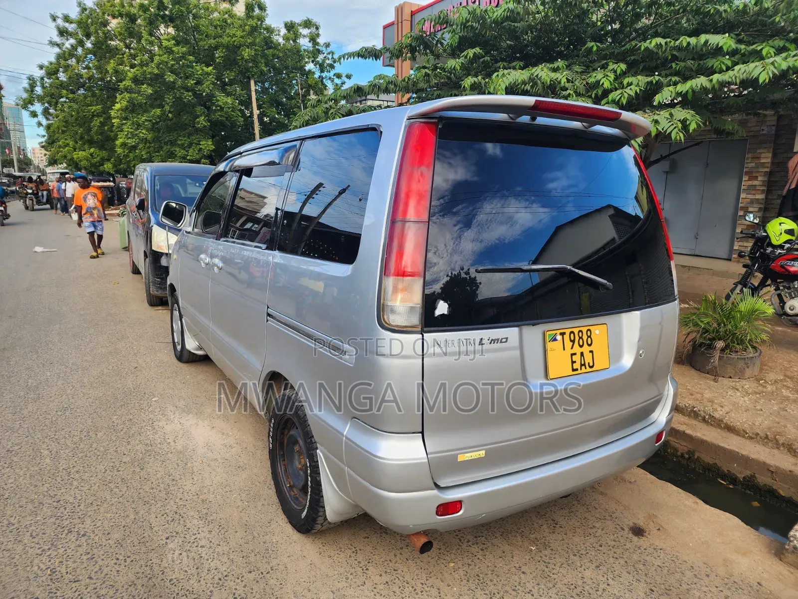 Toyota Noah 2.0 FWD (8 Seater) 2001 Silver
