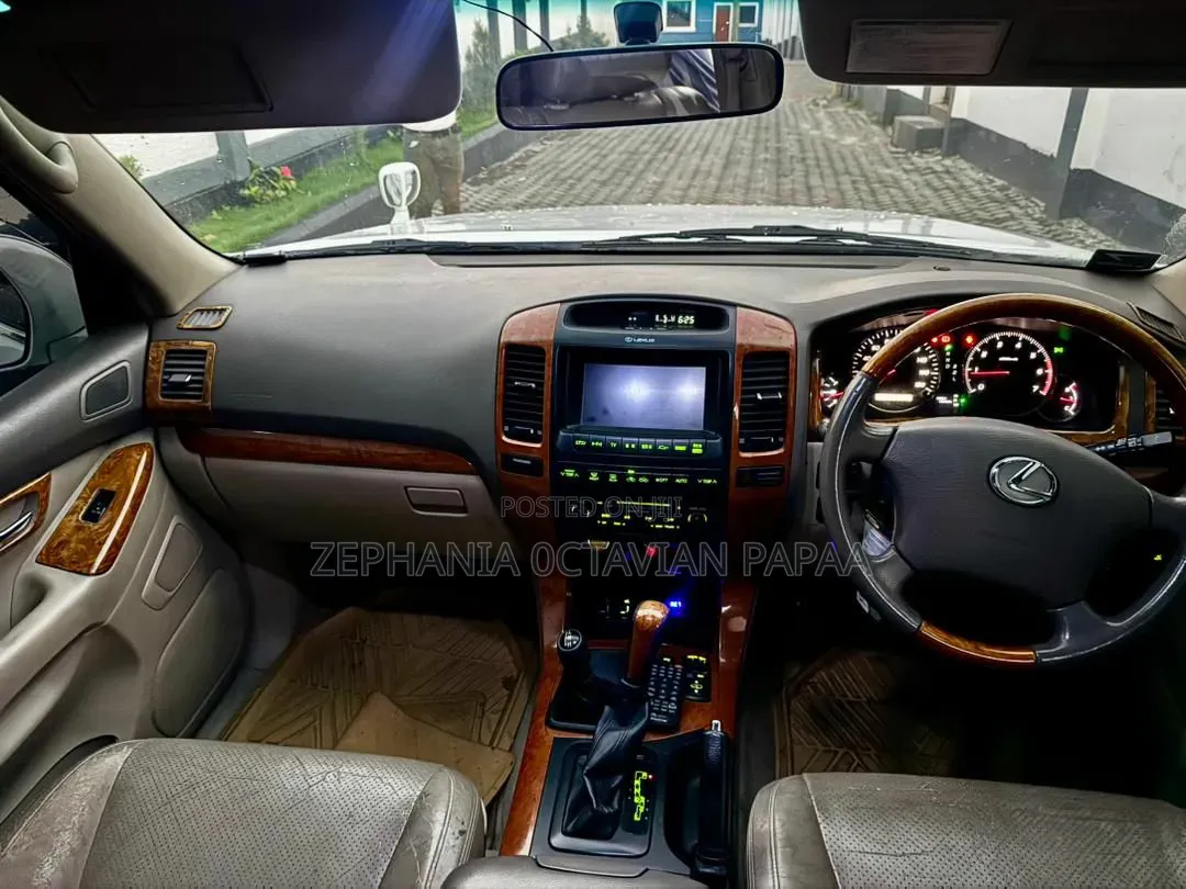 Toyota Land Cruiser Prado 2005 White