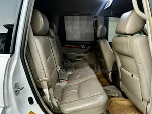 Toyota Land Cruiser Prado 2005 White
