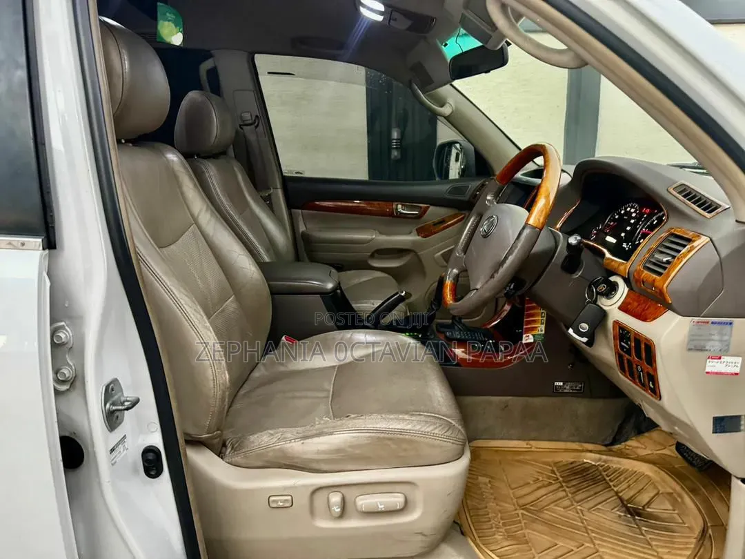 Toyota Land Cruiser Prado 2005 White
