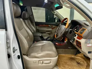 Toyota Land Cruiser Prado 2005 White