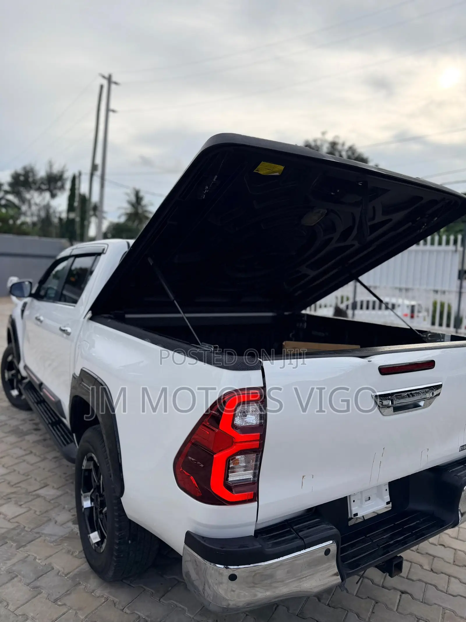 Toyota Hilux 2021 Pearl