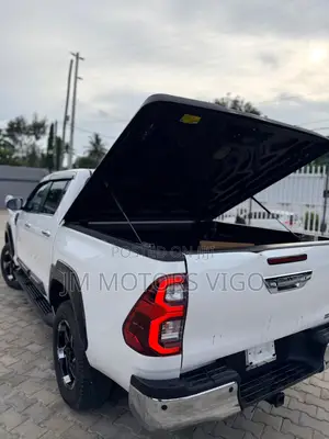 Toyota Hilux 2021 Pearl