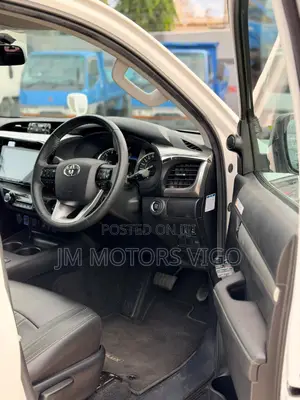 Toyota Hilux 2021 Pearl
