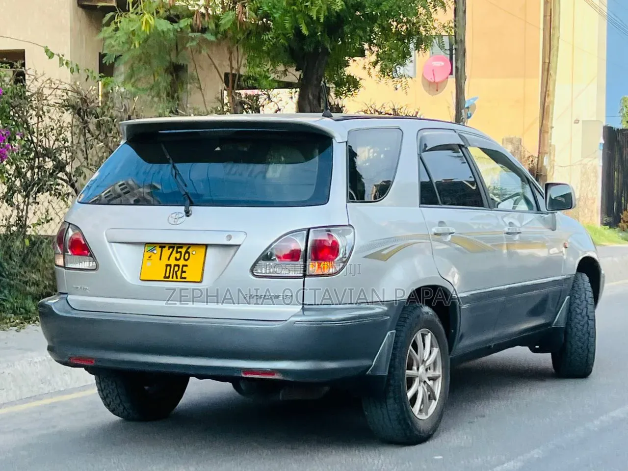 Toyota Harrier 2001 Silver
