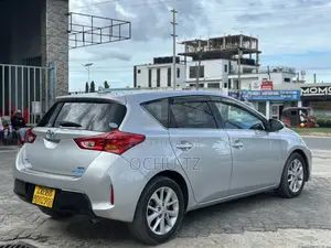 Toyota Auris 2013 Silver