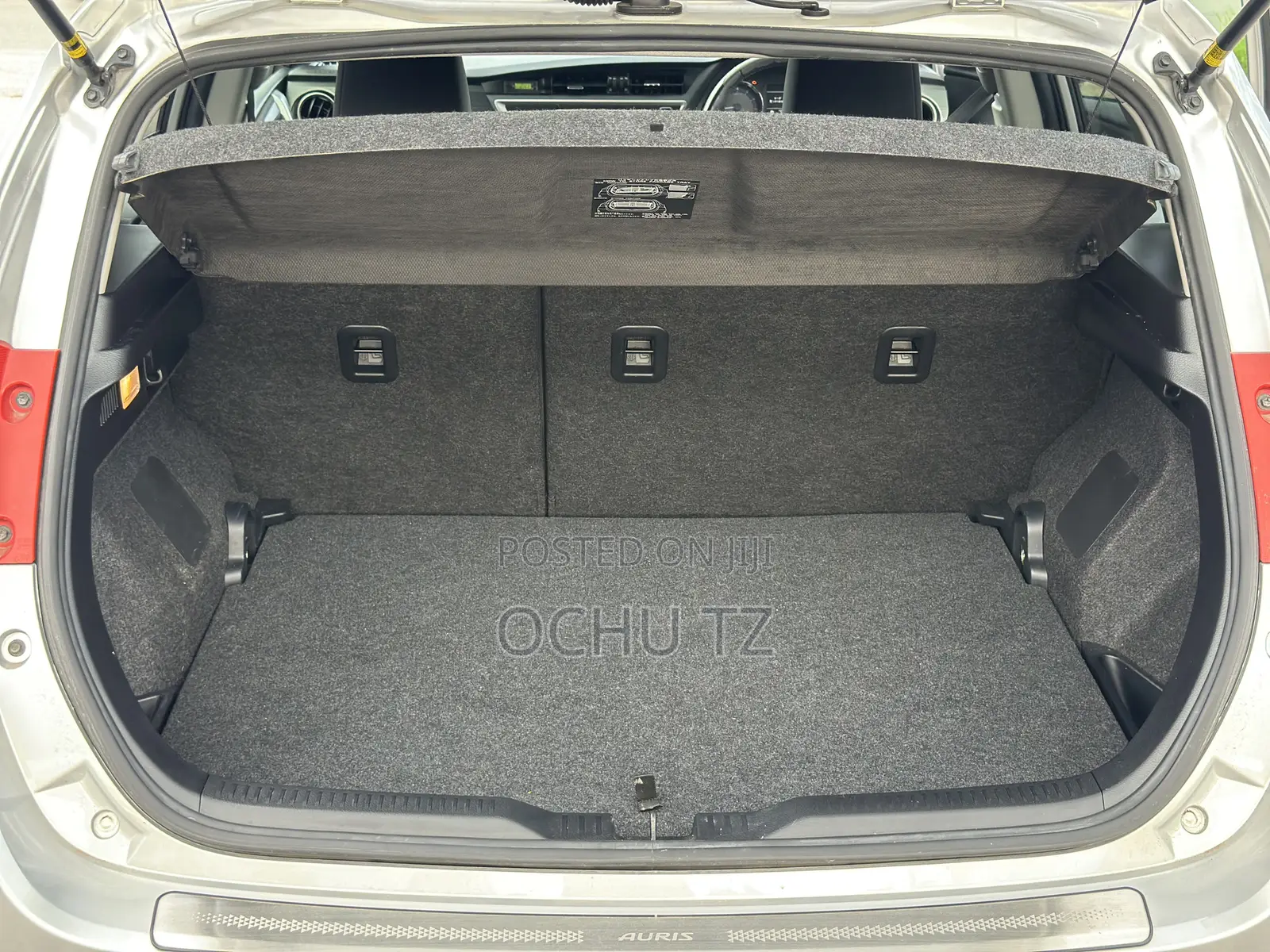 Toyota Auris 2013 Silver