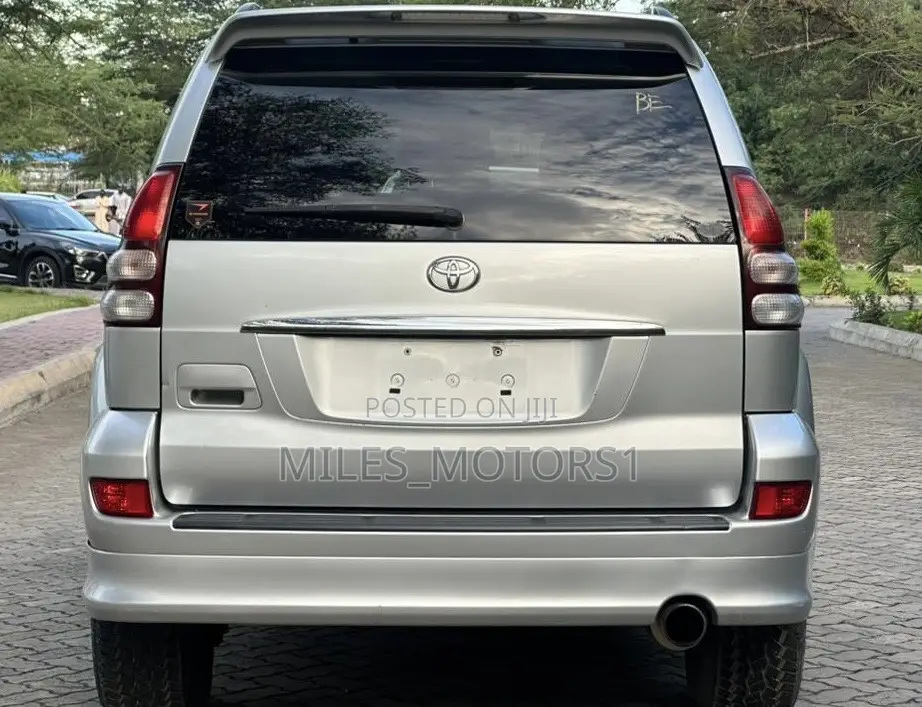 Toyota Land Cruiser Prado 2006 Silver