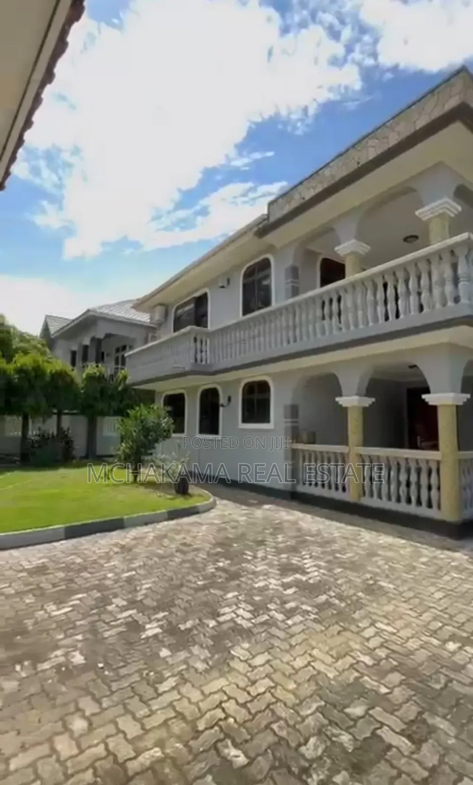 6bdrm Block of Flats in Mchakama Real Estate, Kunduchi for sale