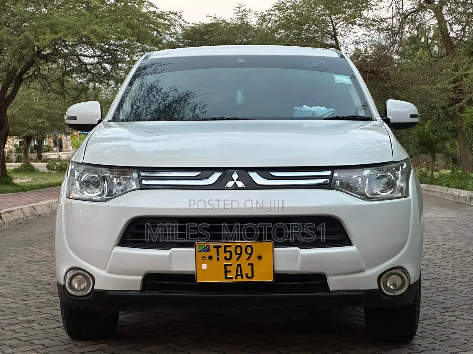 Mitsubishi Outlander 2013 White