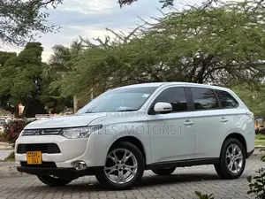 Mitsubishi Outlander 2013 White