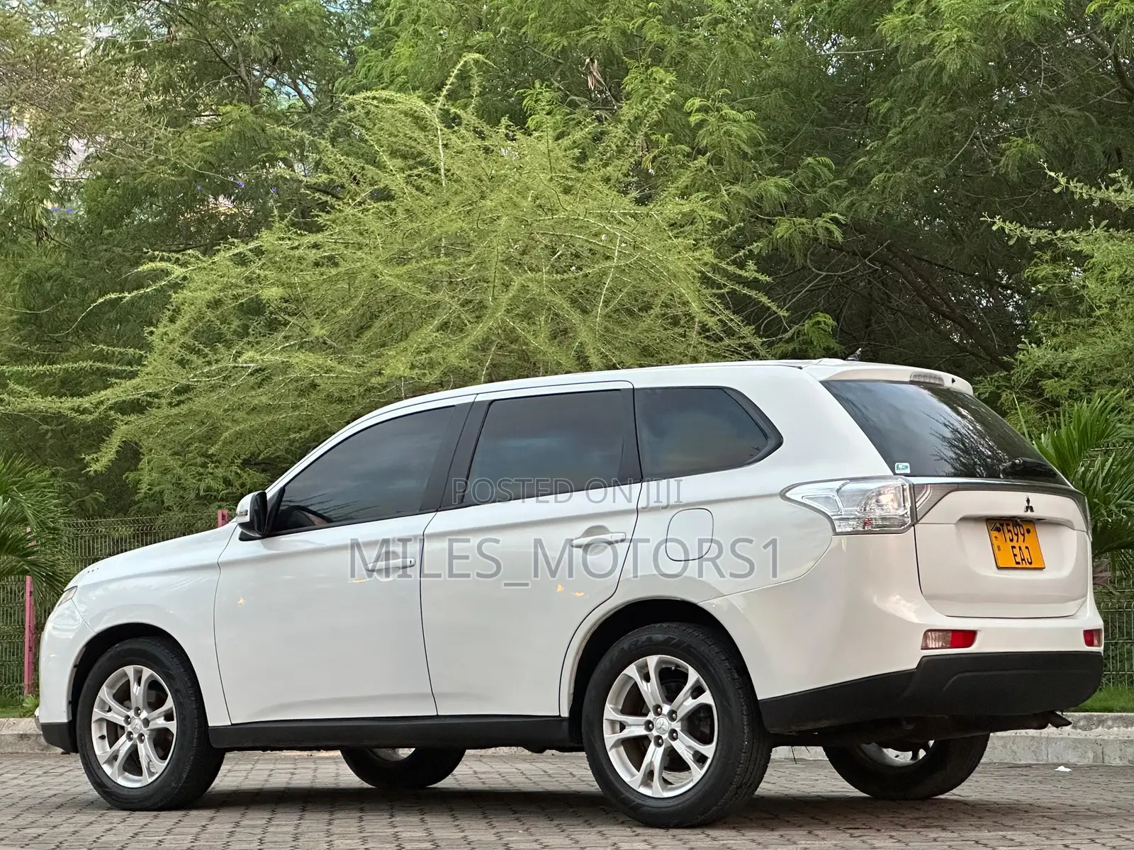 Mitsubishi Outlander 2013 White