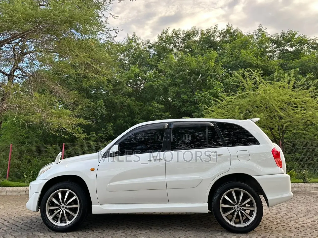 Toyota RAV4 2005 White