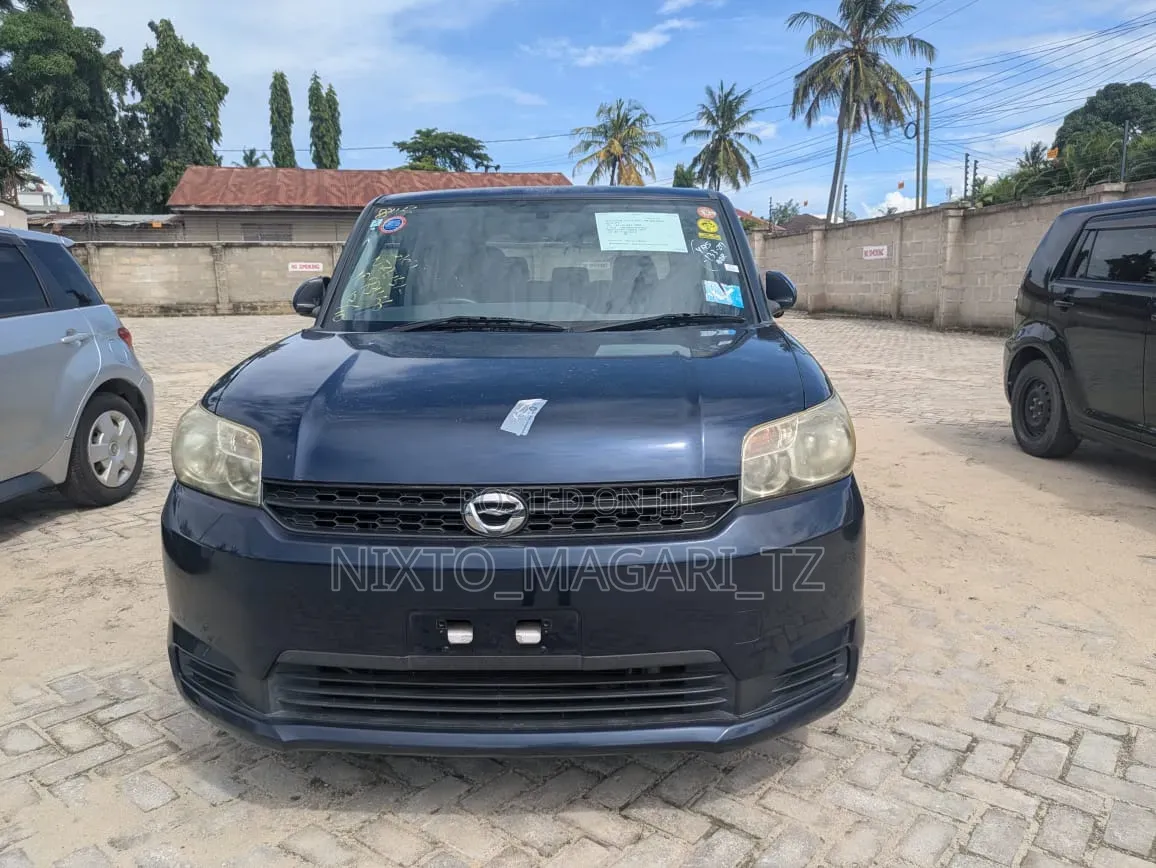 Toyota Corolla Rumion 2010 Black