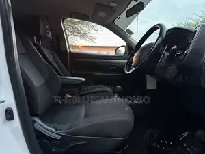 Mitsubishi Outlander 2013 White