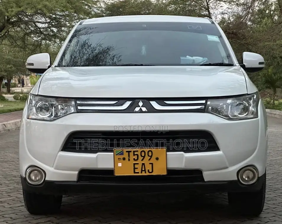 Mitsubishi Outlander 2013 White