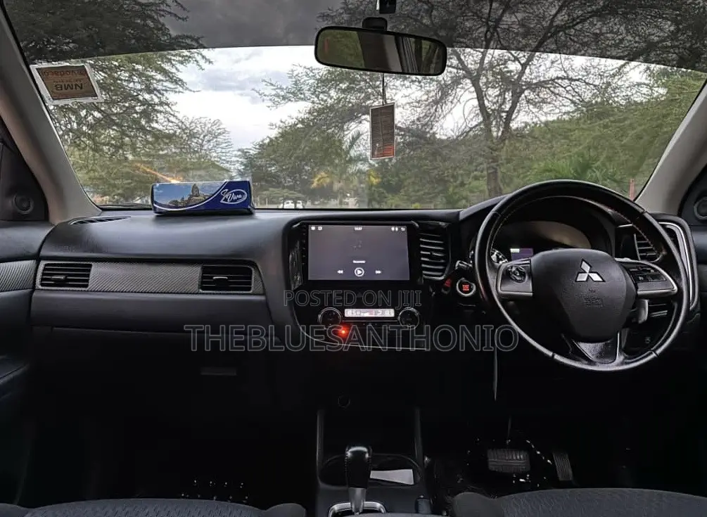 Mitsubishi Outlander 2013 White