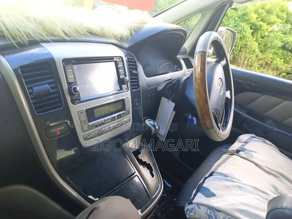 Toyota Alphard 2004 Gray