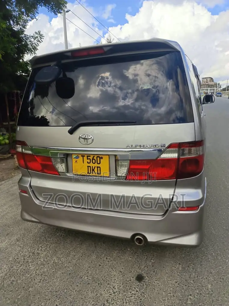 Toyota Alphard 2004 Gray