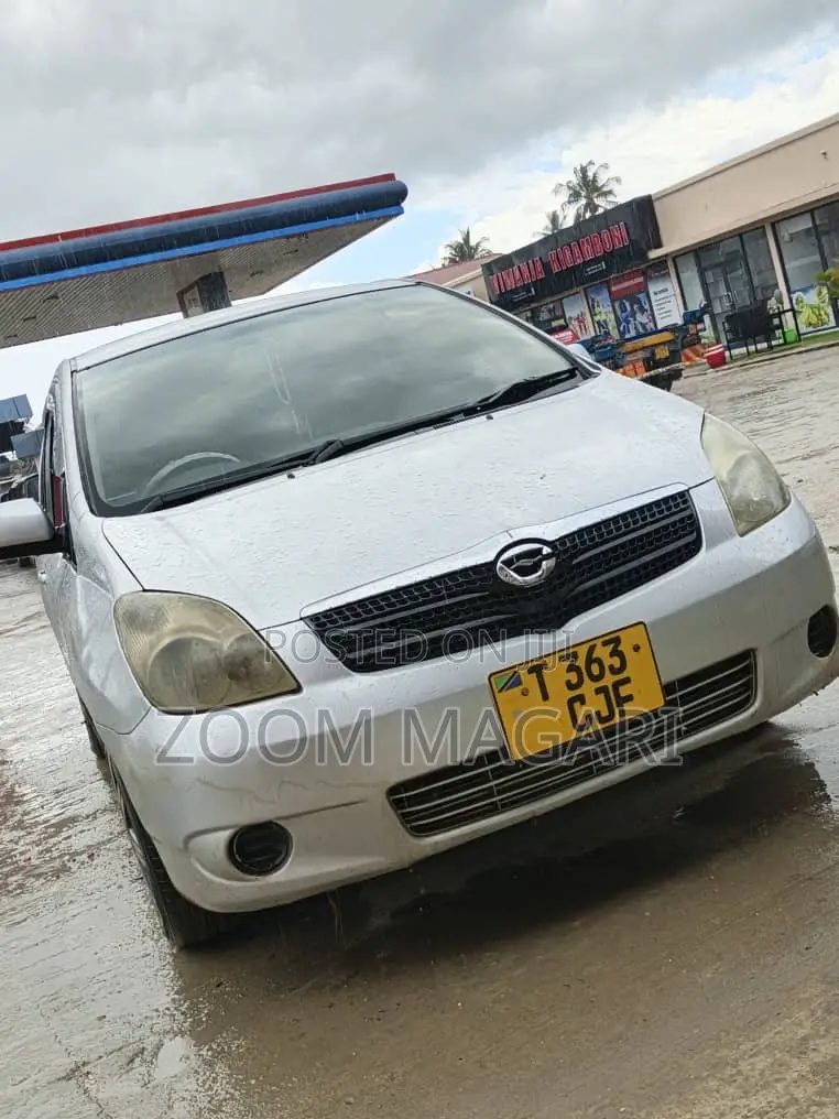Toyota Corolla Spacio 2005 Silver