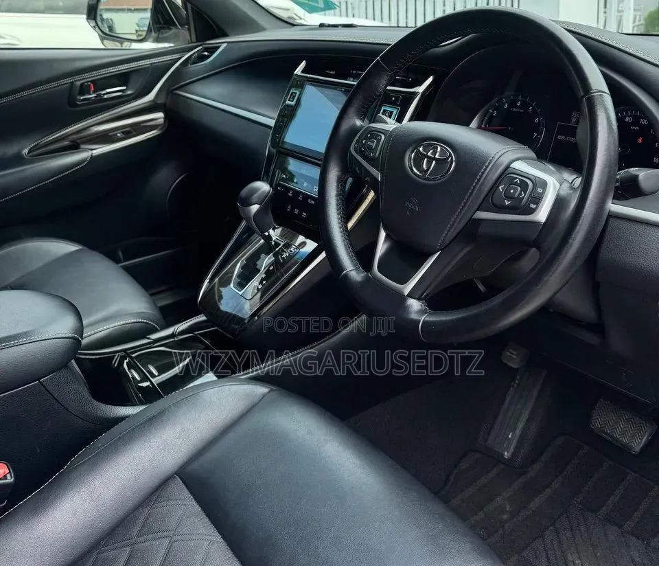 Toyota Harrier 2016 Off white