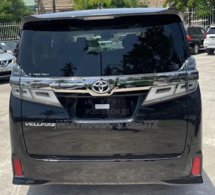 Toyota Vellfire 2020 Beige