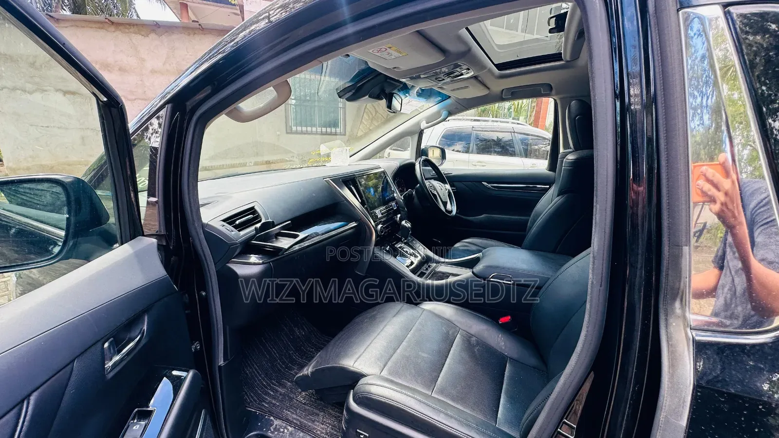 Toyota Vellfire 2020 Beige