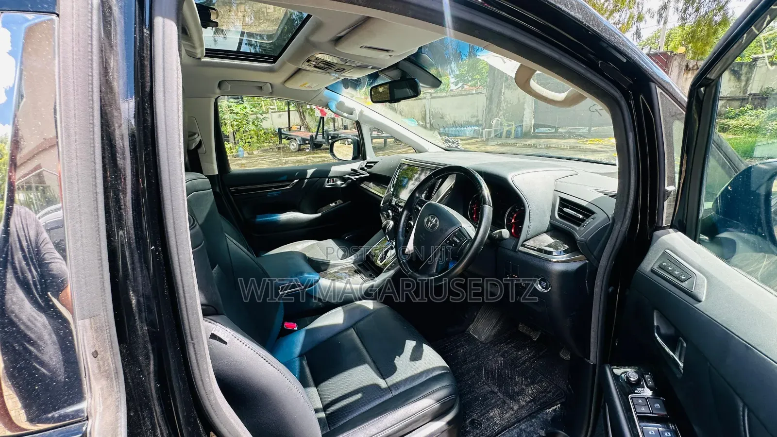 Toyota Vellfire 2020 Beige