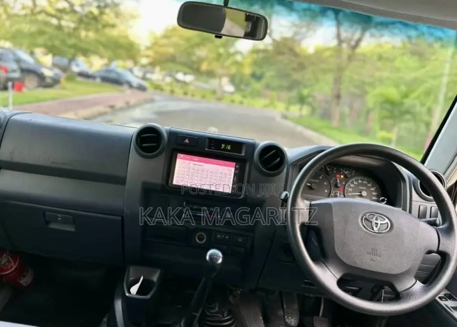 Toyota Land Cruiser 2016 Pearl