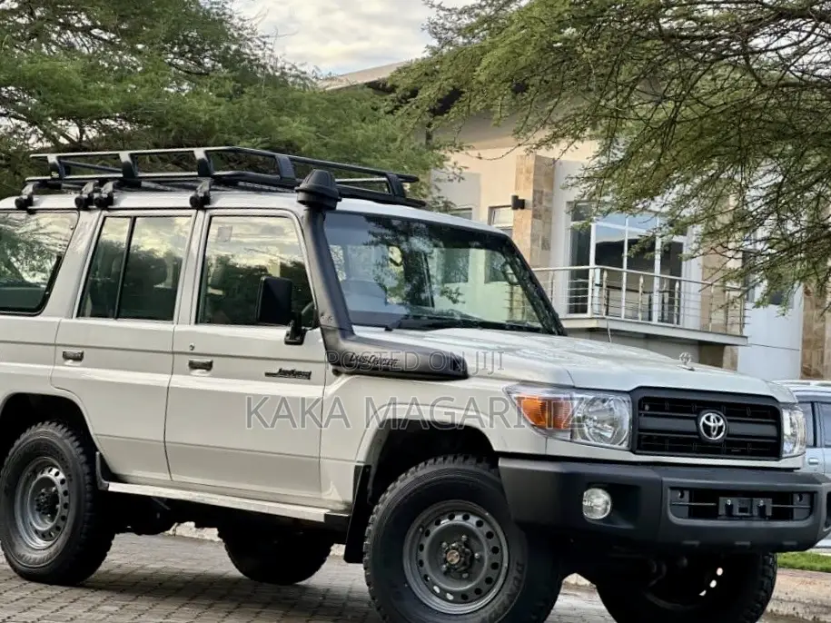 Toyota Land Cruiser 2016 Pearl