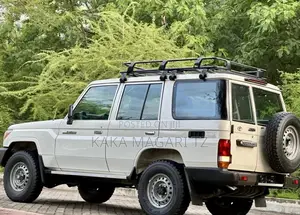 Toyota Land Cruiser 2016 Pearl