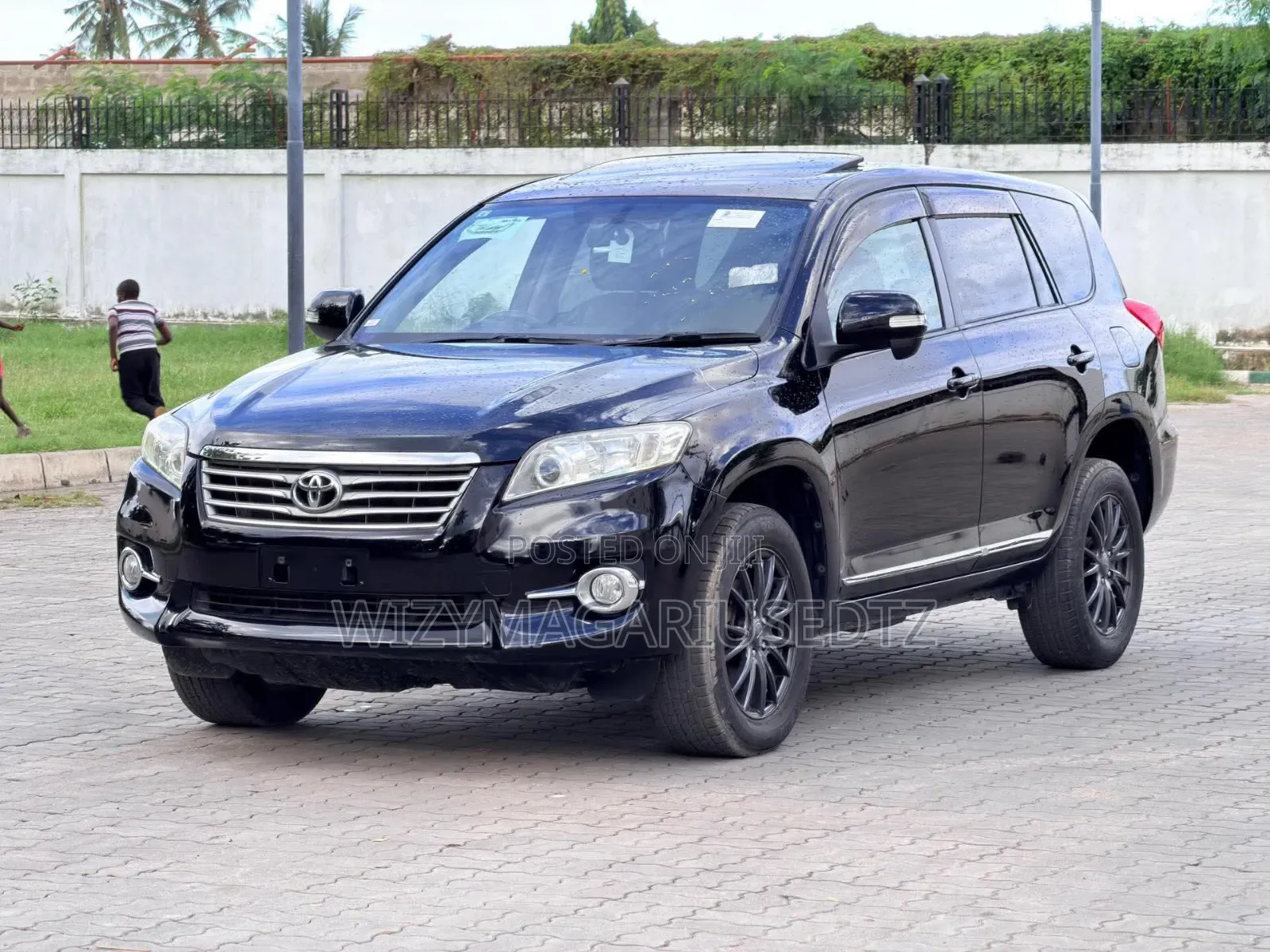 Toyota Vanguard 2012 Ivory