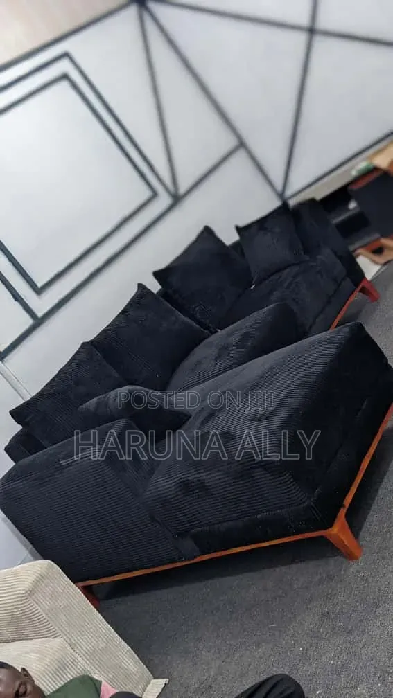 Sofa Ya Watu Watano