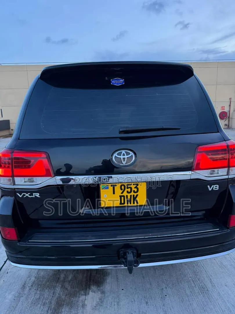 Toyota Land Cruiser 4.5 V8 TD STD 2011 Black