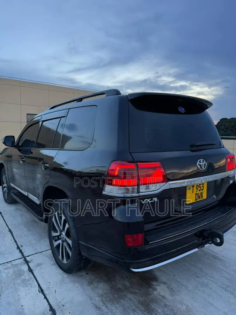 Toyota Land Cruiser 4.5 V8 TD STD 2011 Black