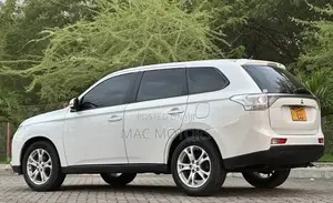 Mitsubishi Outlander 2013 White